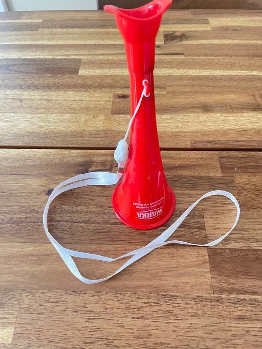 Trąbka kibica /wuwuzela ponad 5000 sztuk