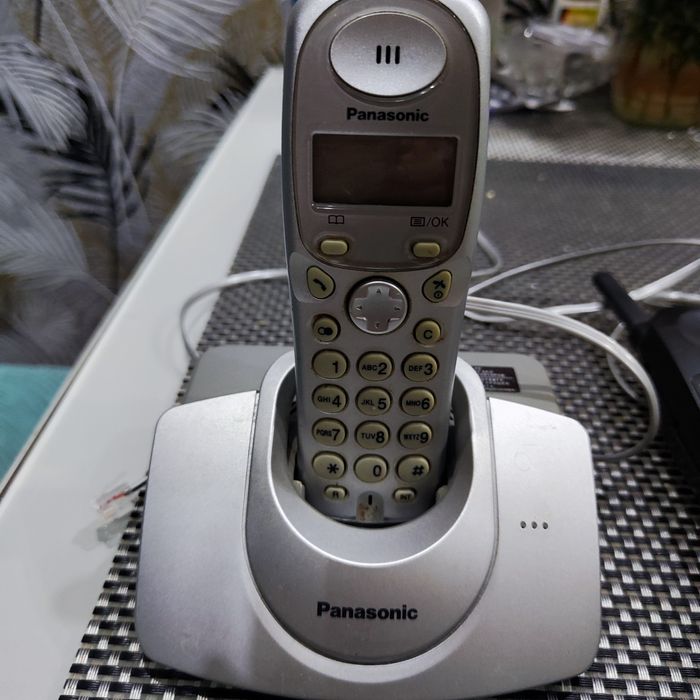 Телефони стаціонарні по 250гр