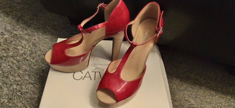 Nowe szpilki na platformie Catwalk r. 38