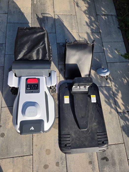 ANTHBOT N8 RTK robot koszący 4w1 + kosz 23L – tylko 5 koszeń!