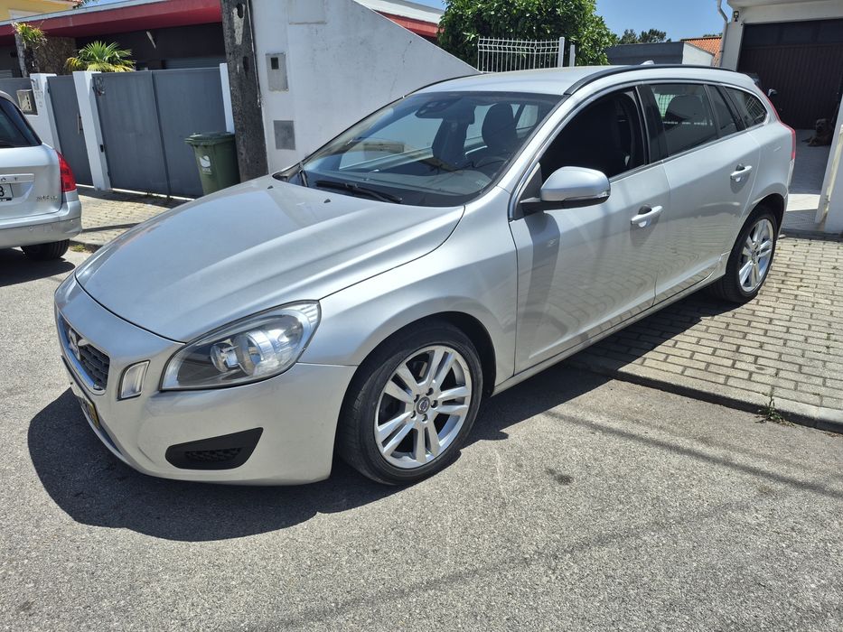 Volvo V60 D2  1.6d drive Momentum  carrinha Nacional