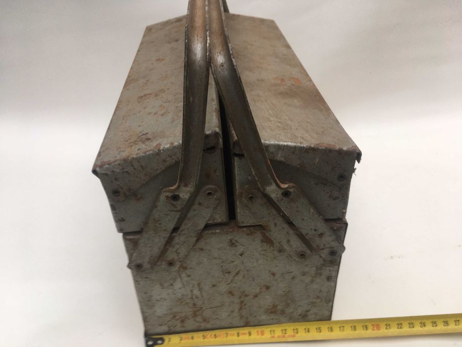 Металевий ящик для інструментів СРСР.