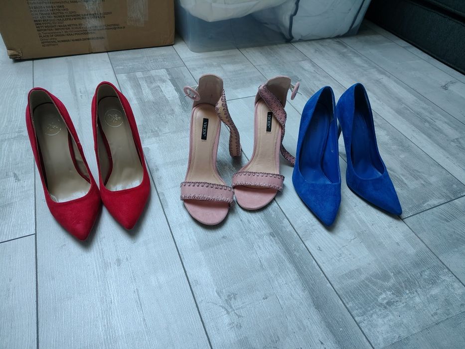Zestaw butów szpilek damskich
