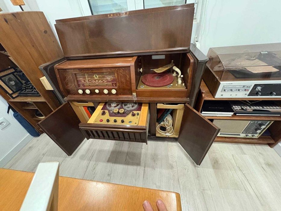 Troco ou vendo Móvel gira discos anos 50 muito raro