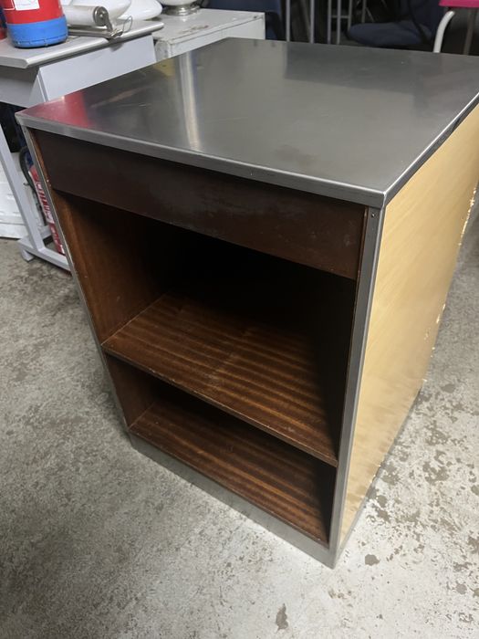 Movel de apoio com tampo em inox 58cm x 55cm