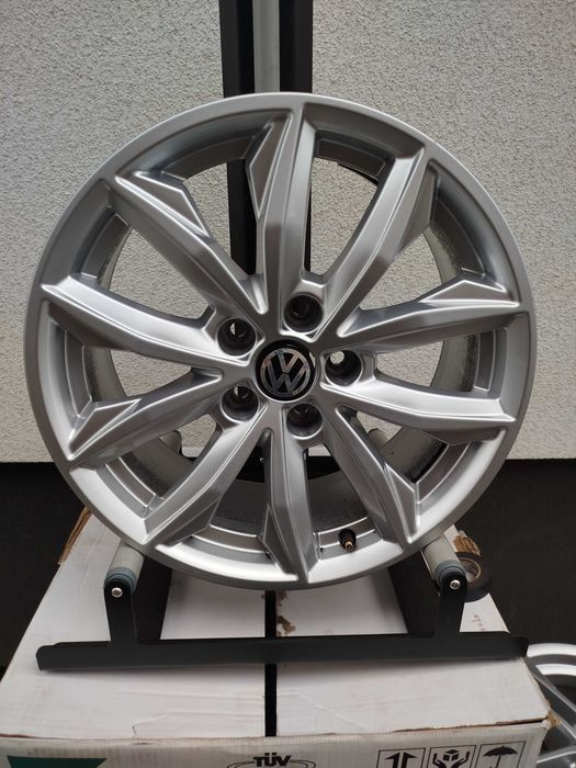 A820# Felgi aluminiowe 7.0" x 17" 5x112 ET 35 VW Golf Touran,Passat