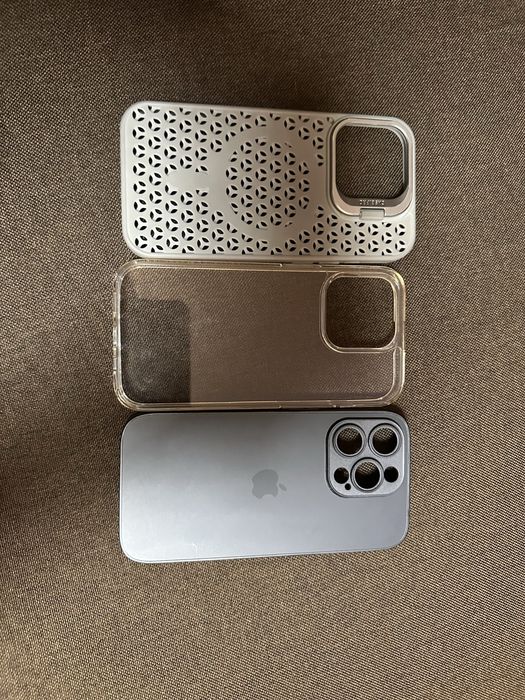 Продам чехлы на iphone 14 pro