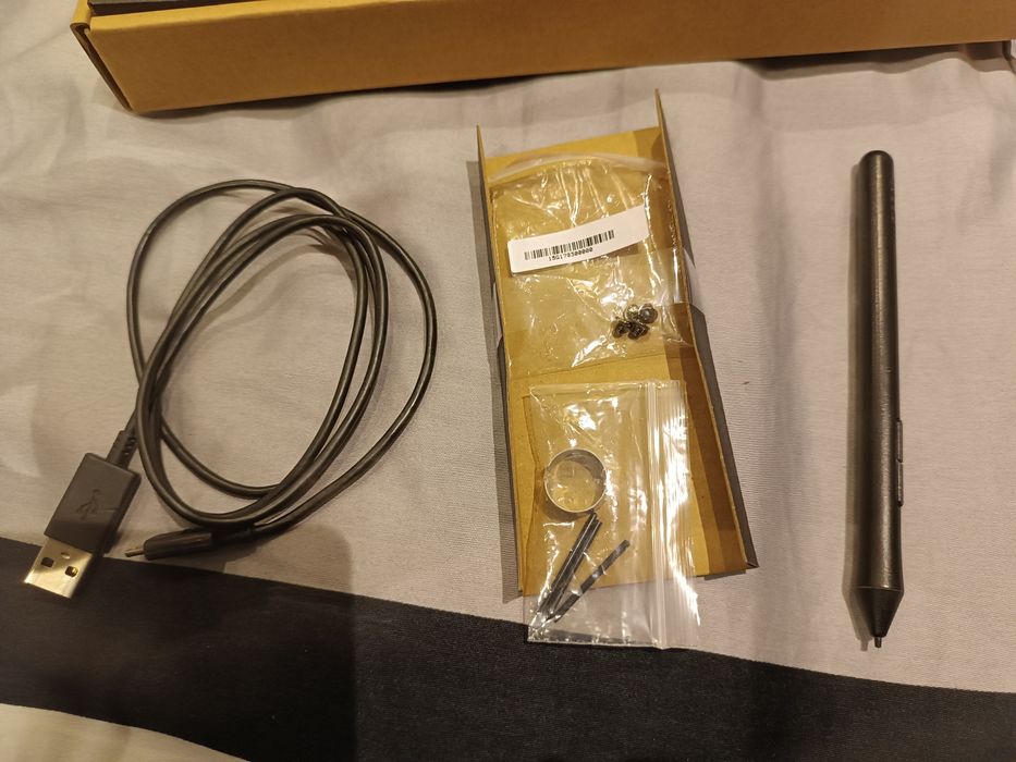 Tablet graficzny wacom plus książka sen czarownika
