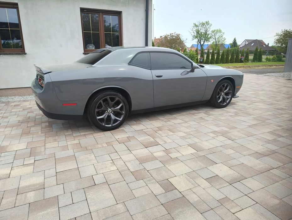Dodge Challenger