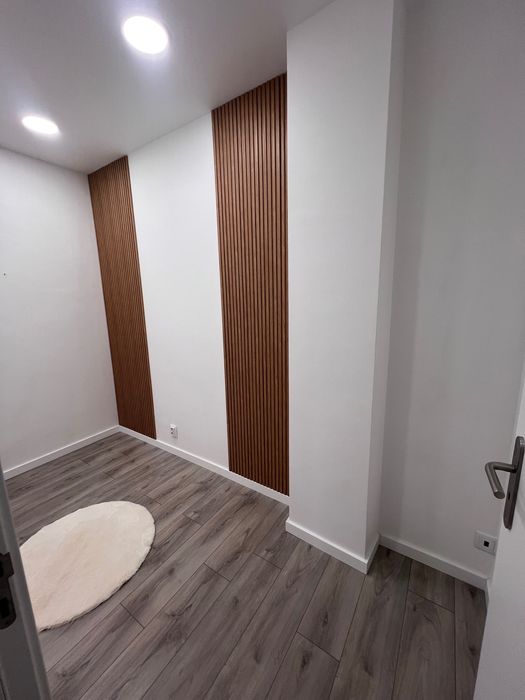 Gabinete de estética disponível