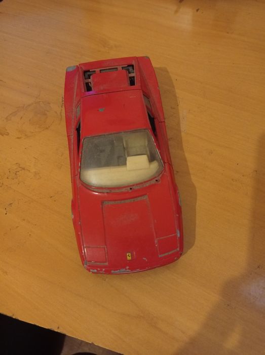 Miniatura Ferrari Testarossa 1/24