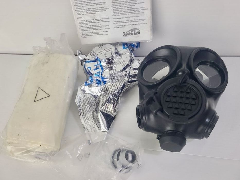 Протигаз  OM-90.