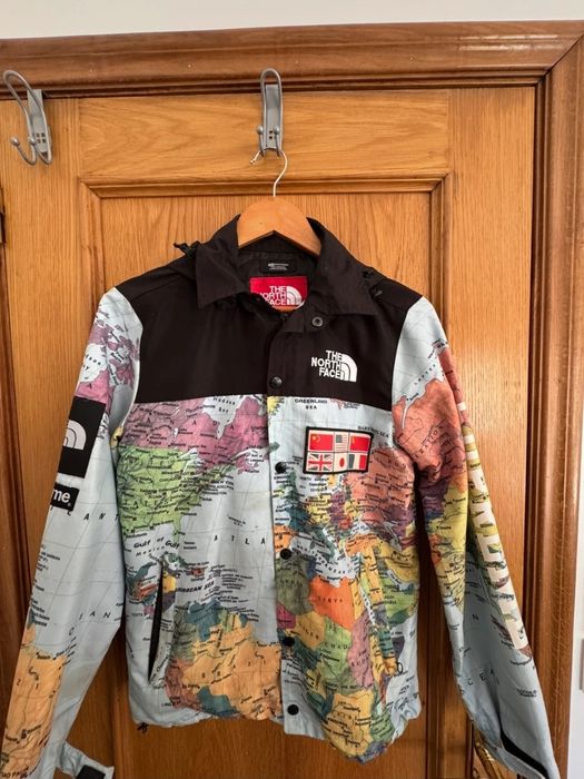 Supreme x The North Face