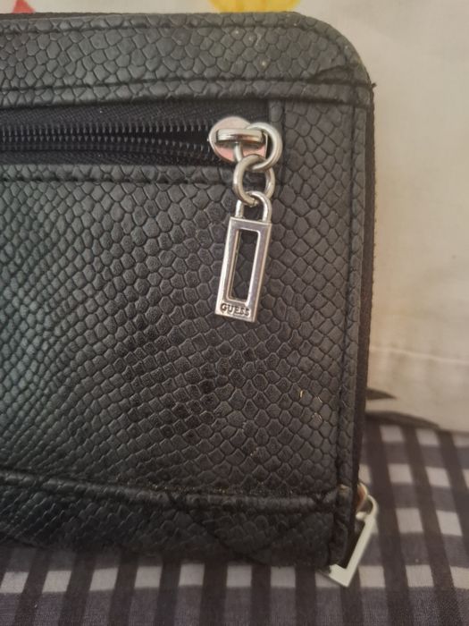 Продам женский кошелек guess