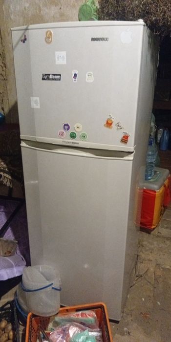 Продам холодильник.нужна дозаправка фриона в будущем.