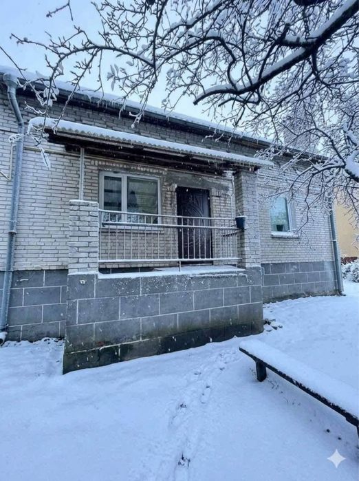 Продається цегляний будинок