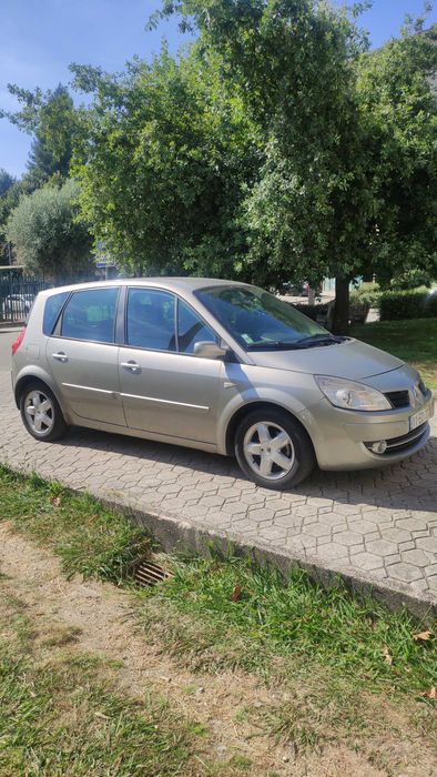 Veículo automóvel