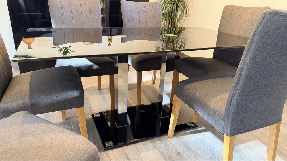 Mesa de sala e aparador