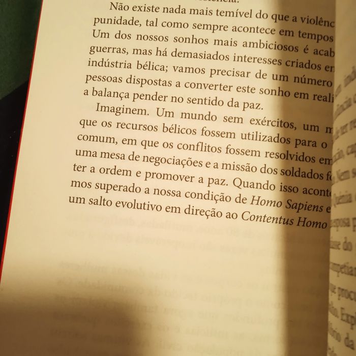 Romance de Isabel Allende, como novo. Envio em correio editorial por c