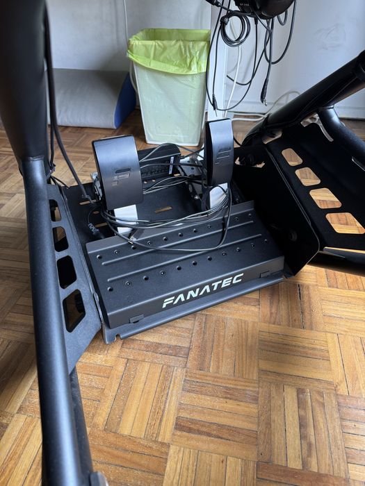 Cockpit Playseat Trophy + Fanatec CSL DD + Volante e Pedais + travão de mão Moza