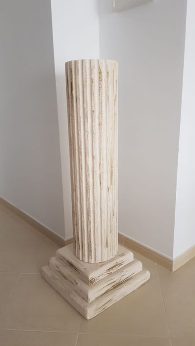 Coluna estilo grego-romano em poliestireno