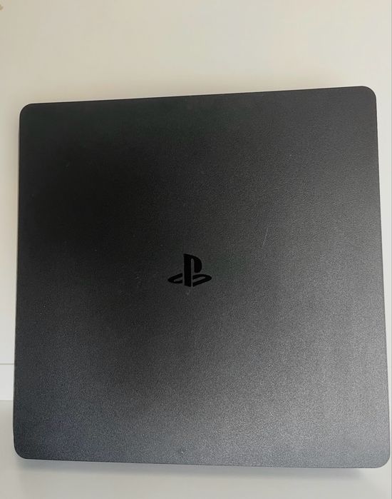 PlayStation 4 em perfeito estado de 1tb