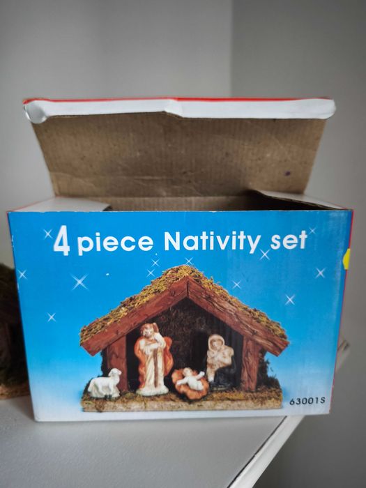 Presépio completo (Sagrada família + cordeiro + cabana)