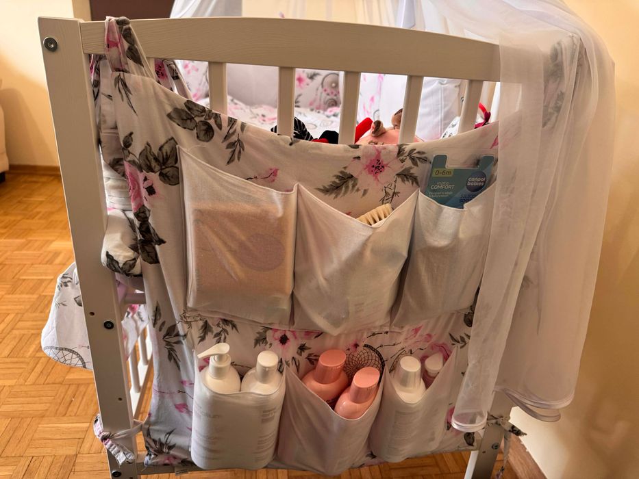 Sprzedam łóżeczko z wyposażeniem