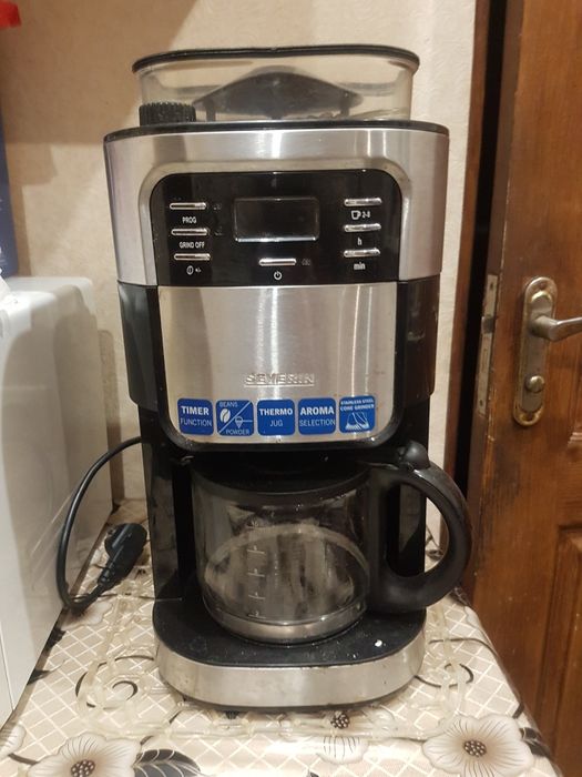 Кофеварка  со встроенной  кофемолки бу