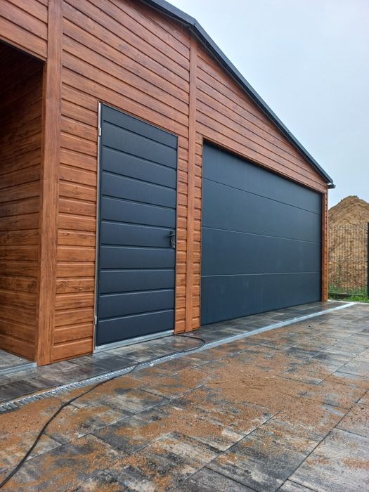 Garaż blaszany nowoczesny wygląd drewnopodobny