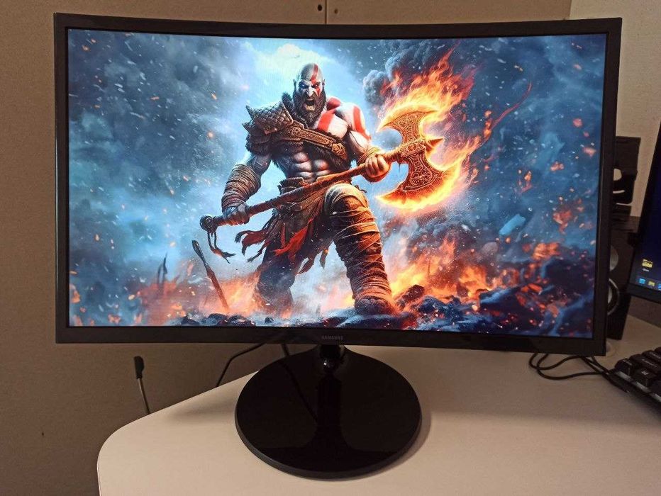 Новый монитор Samsung 24" Curved / Январь 2025 года / Идеал!