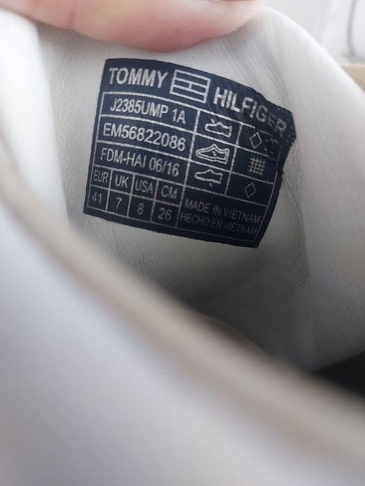 Białe sneakersy Tommy Hilfiger 41