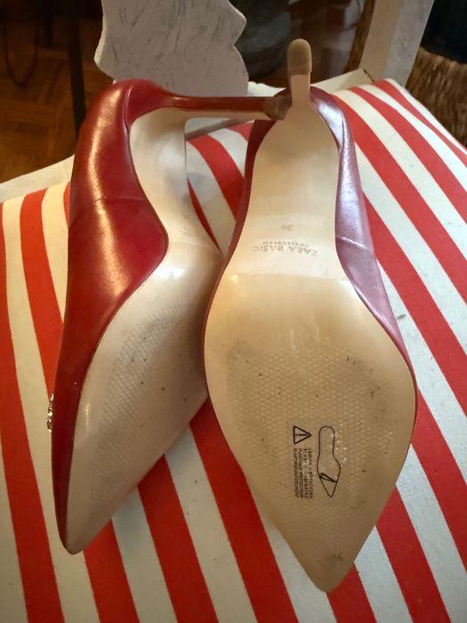 Sapatos de salto alto