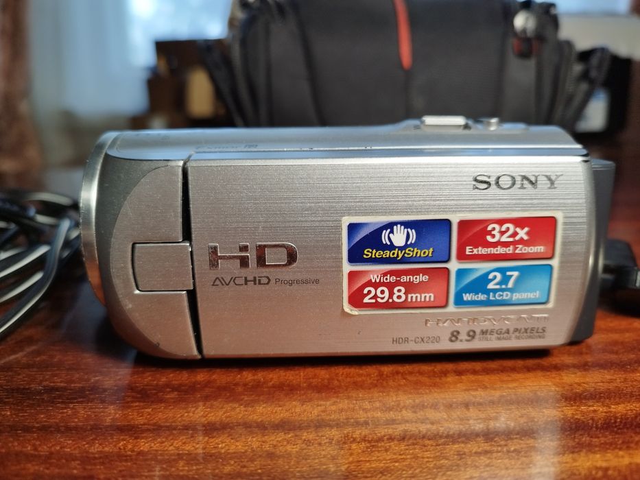 Камера Sony HDR-CX220E