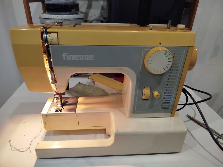 Máquina de costura finesse