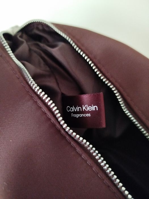 Nowa kosmetyczka Calvin Klein