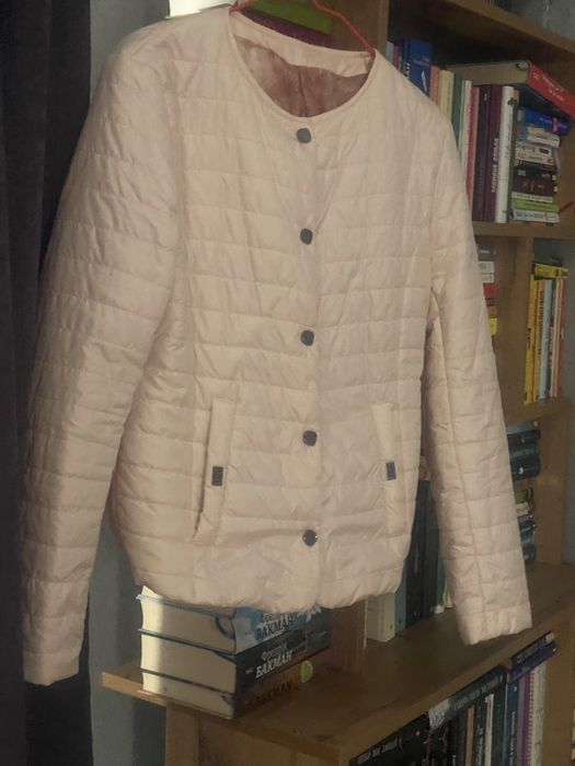 куртка весняна в гарному кольорі