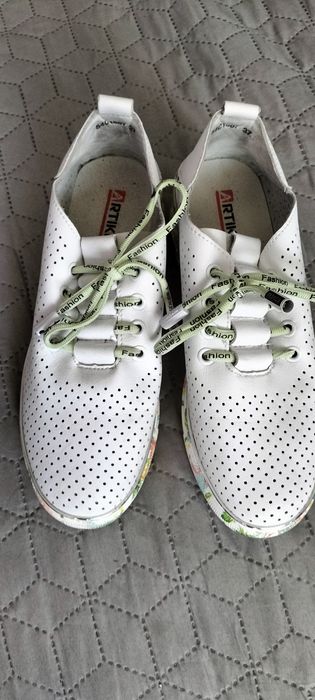 Buty damskie skórzana cholewka .Buty firmy Artiker