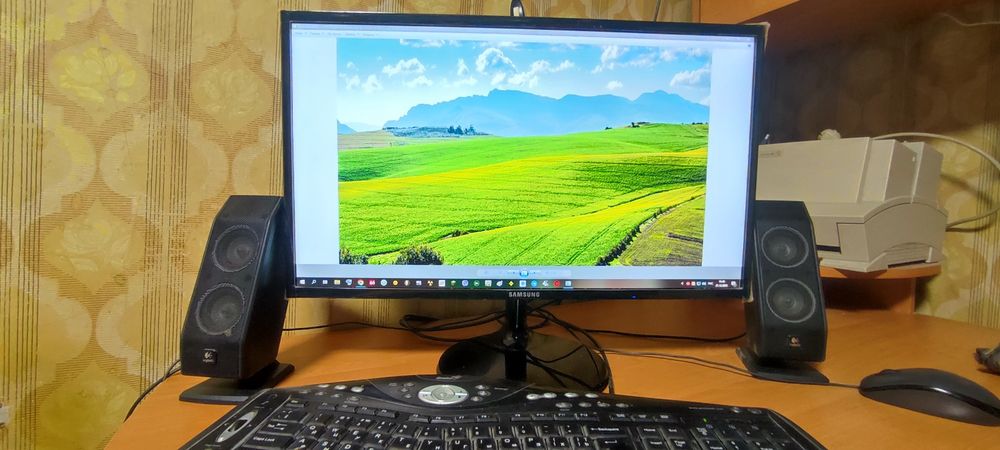 Монитор Samsung s24f350fhi