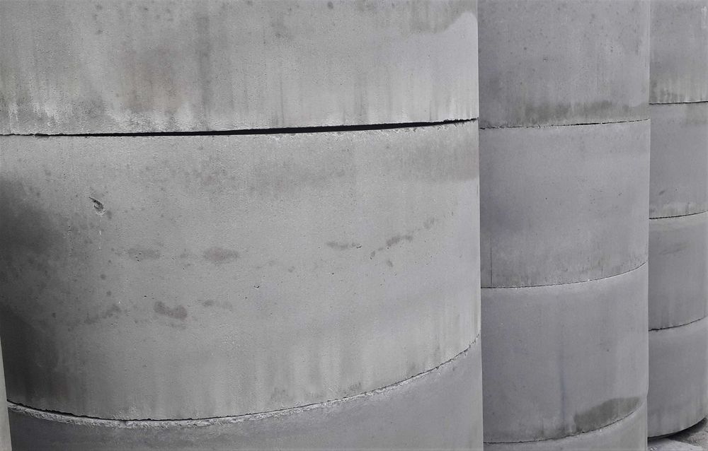 Kręgi betonowe fi 1200 mm. - wys. 500 mm.