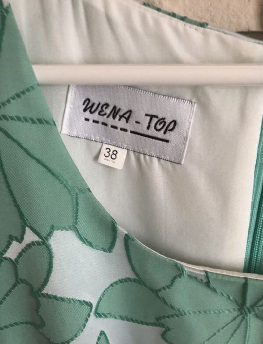 Biała sukienka w kwiaty r.38