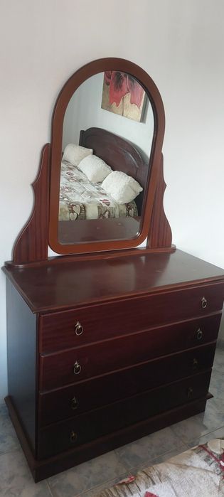 Vendo comoda com espelho