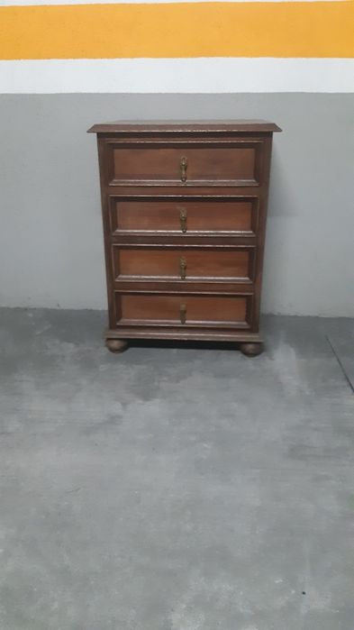 Móvel de apoio 4 gavetas