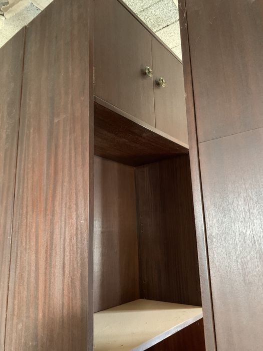 Armario, largura 76cm / altura 2.45m / profundidade 40cm