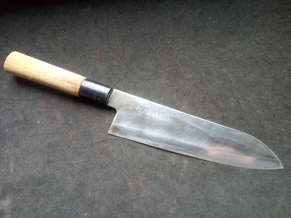 Nóż japoński 関一本木作 Seki Ippongi santoku