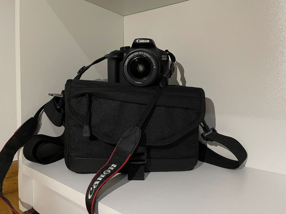 Canon EOS 2000D + lente 18-55mm