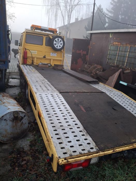 Auto laweta iveco daily najazd autolaweta wciągarka