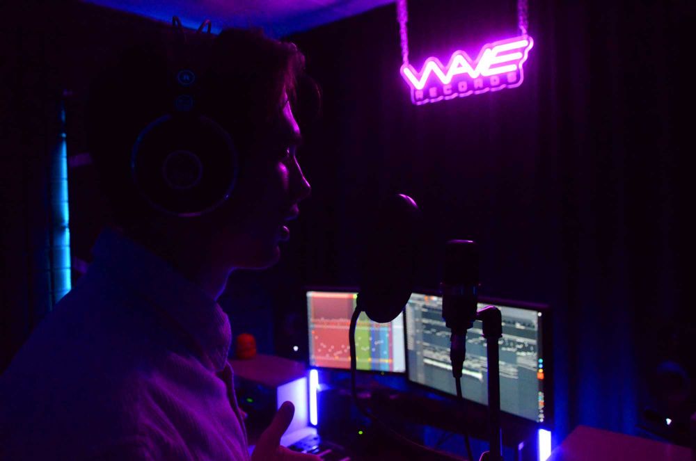 Wave records - студія звукозапису. (м. Львів, вул. Братів Міхновських)