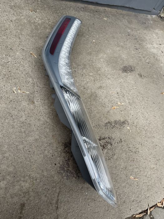 Фонарь задній Nissan Leaf