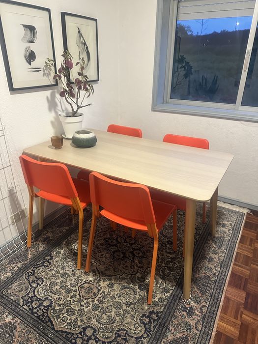 Mesa + 4 cadeiras